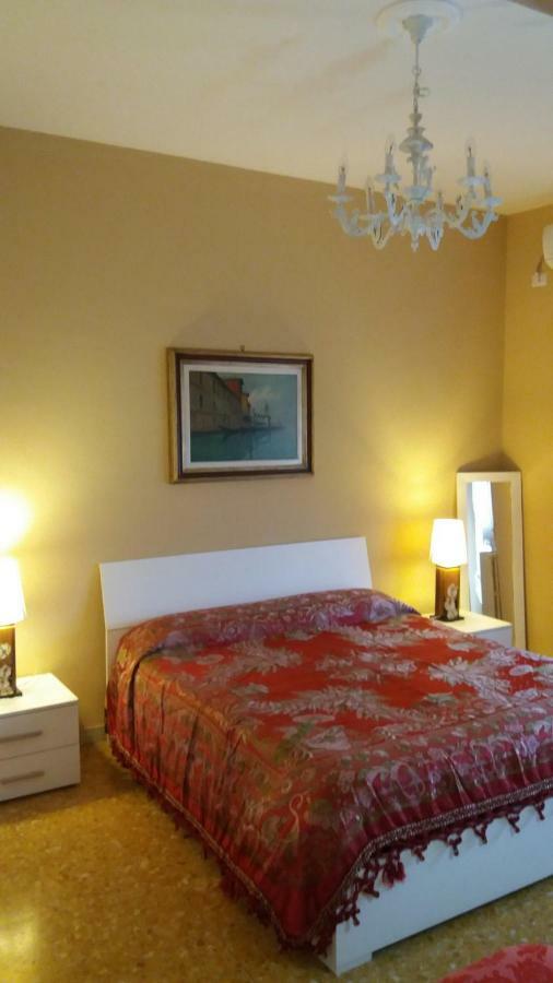 Tuscolana Inn Рим Екстериор снимка
